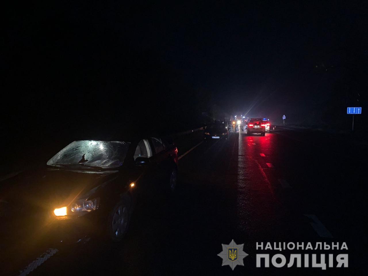 Біля Львова автомобіль на смерть збив 24-річну дівчину