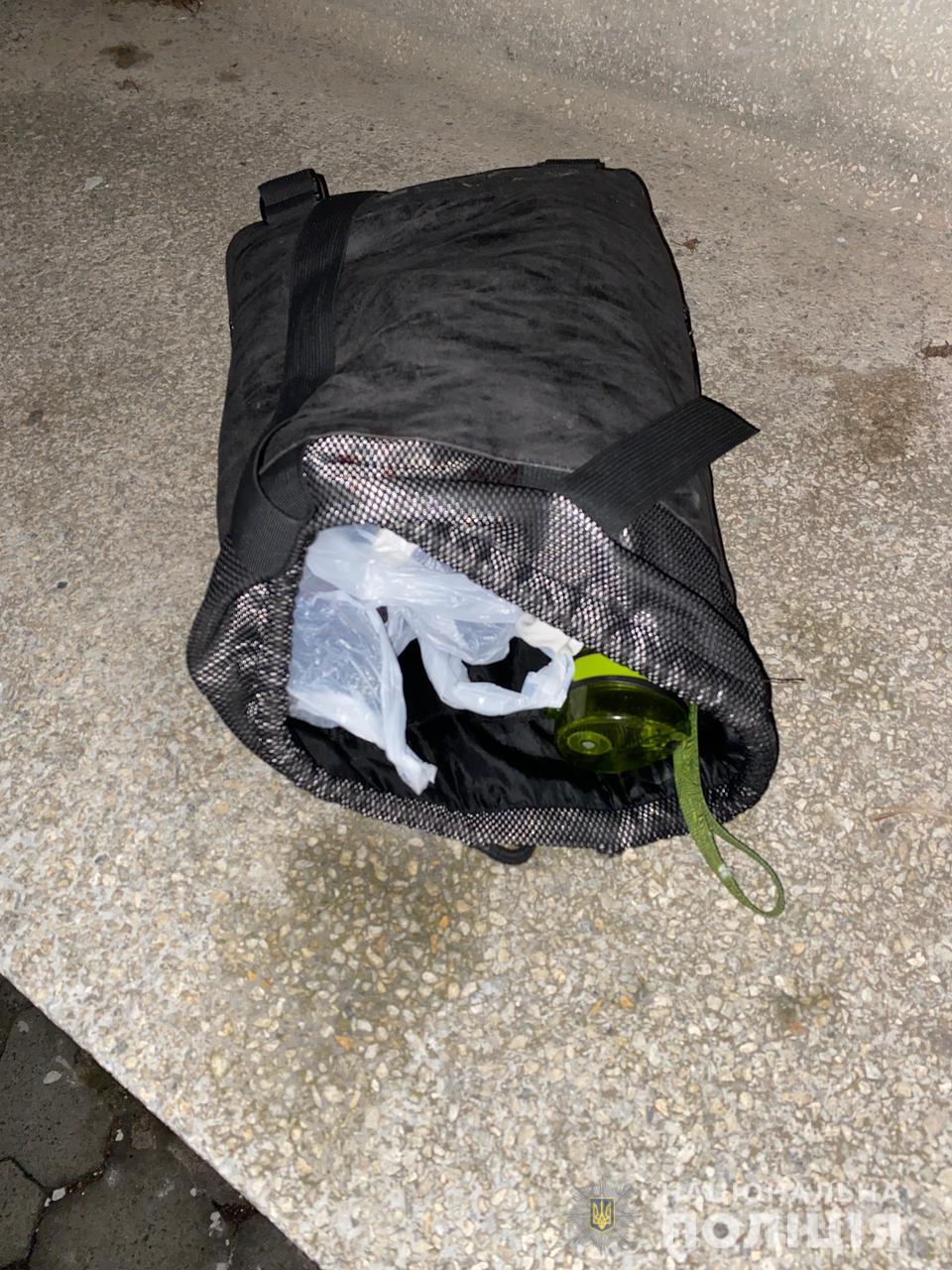 У Львові затримали на гарячому злодія, який обкрадав автомобілі. Фото: поліції