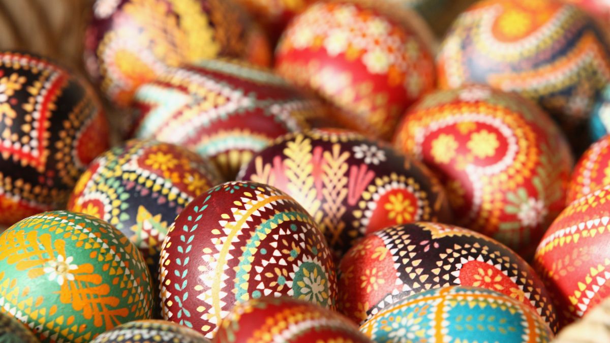 Як і коли фарбувати яйця до Великодня: головні правила та народні вірування.