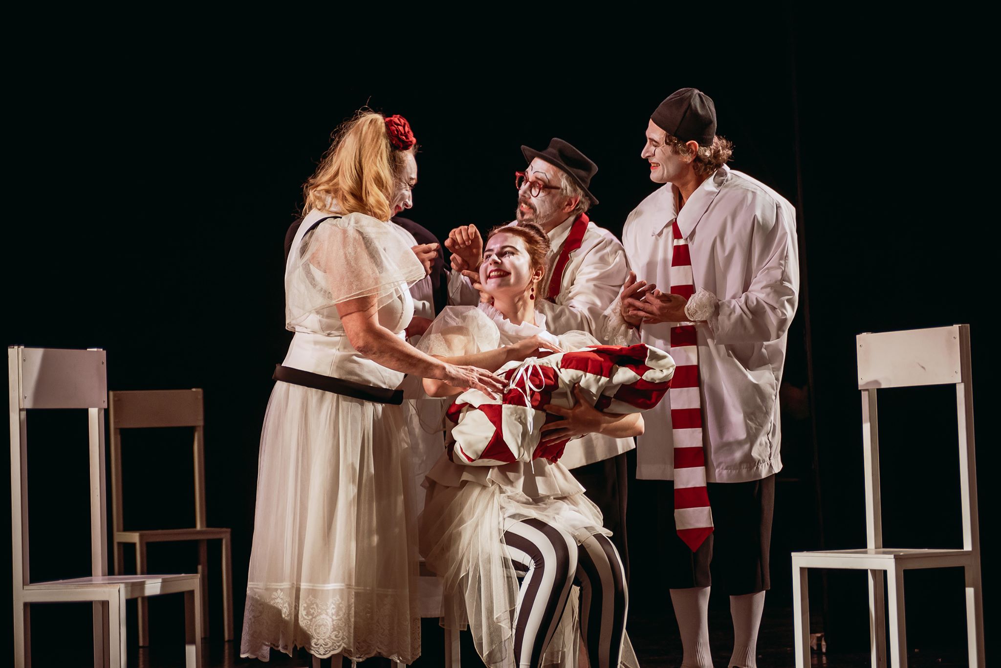 Вистава "Балаган чесності" : фото 1