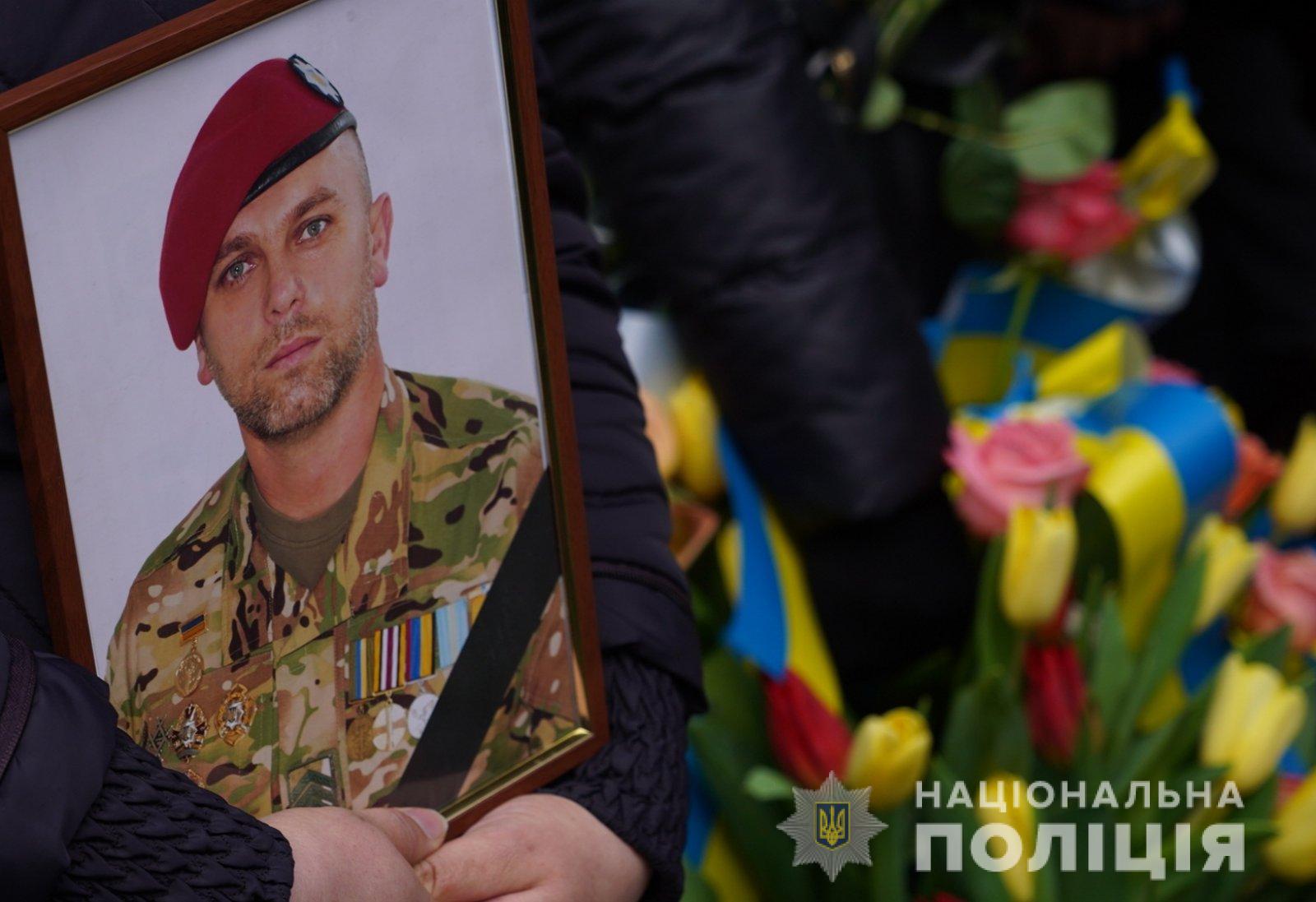 Львівщина попрощалась із поліцейським Романом Рущишином, який загинув у бою на Луганщині