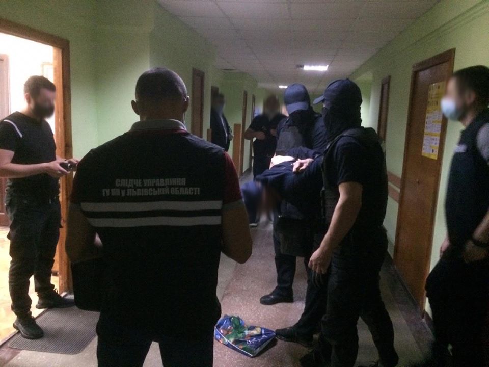 У Львові нацгвардійці хотіли відкупитись від військової служби. Фото поліції