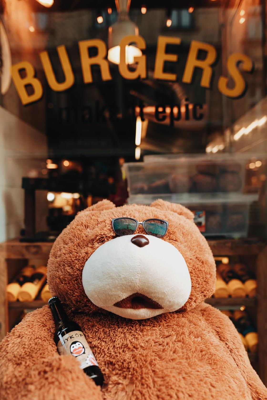 У центрі Львова відкрили ресторан із ведмедями. Фото: Teddy restaurant