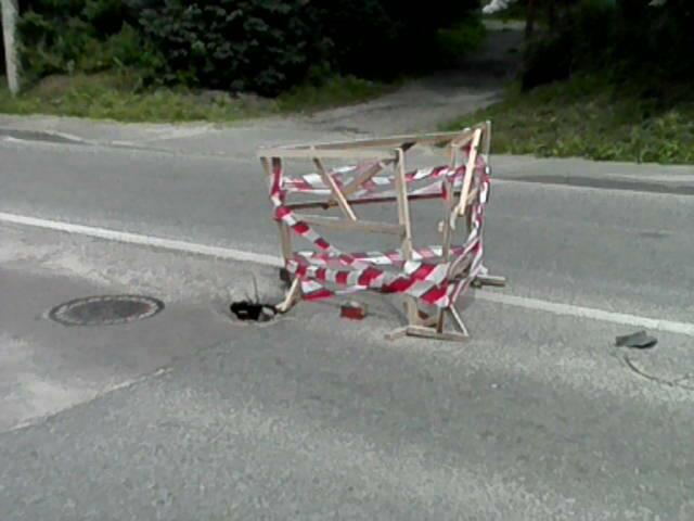 Провалля на Тракті Глинянському. Фото: Антон Лягушкін