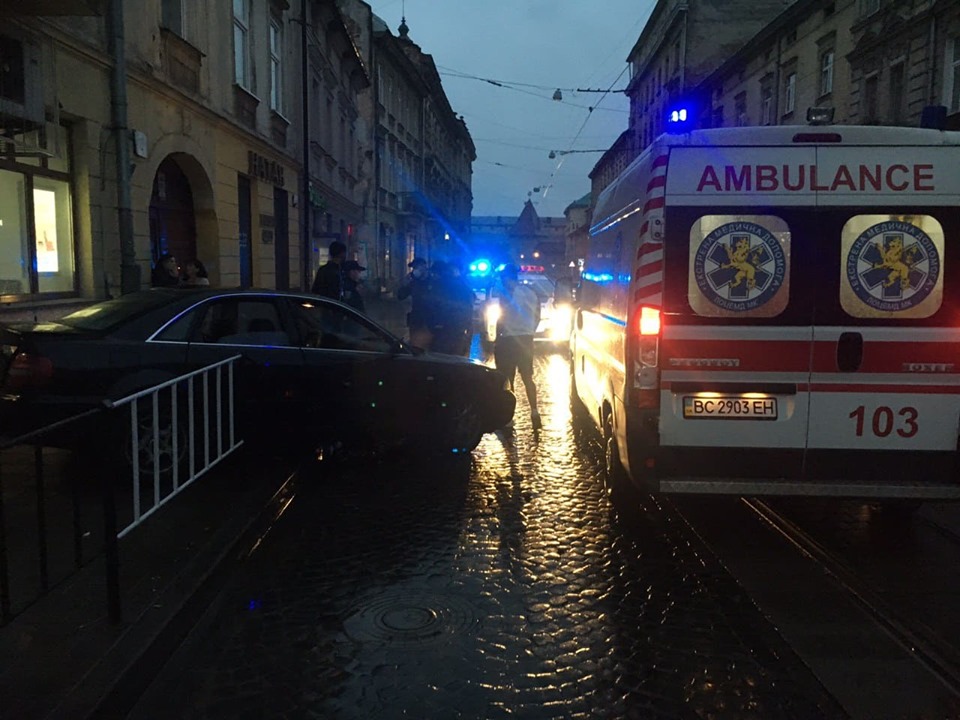 Ранкова ДТП на Личаківській. Фото: Катерина Рибій