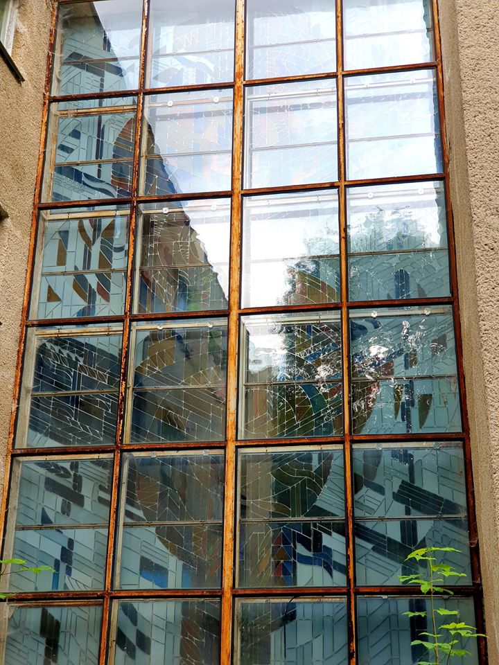 Майже Зона відчуження: з’явились моторошні фото закинутого санаторію «Сокіл» в Брюховичах фото 4 3