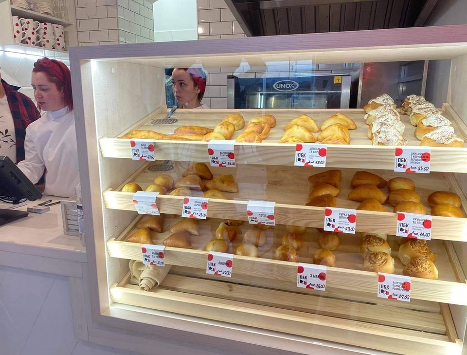 На Кривій Липі відкрили пиріжкову. Фото: Пара булок і компот/Facebook