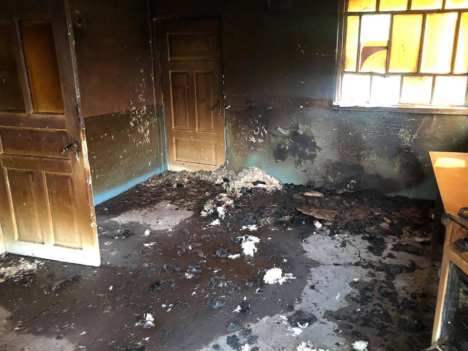 На Львівщині горів будинок. Фото: ГУ ДСНС