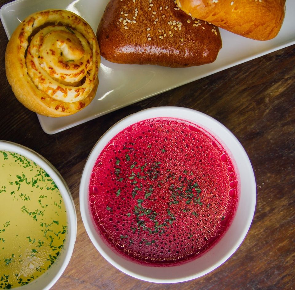 На Кривій Липі відкрили пиріжкову. Фото: Пара булок і компот/Facebook