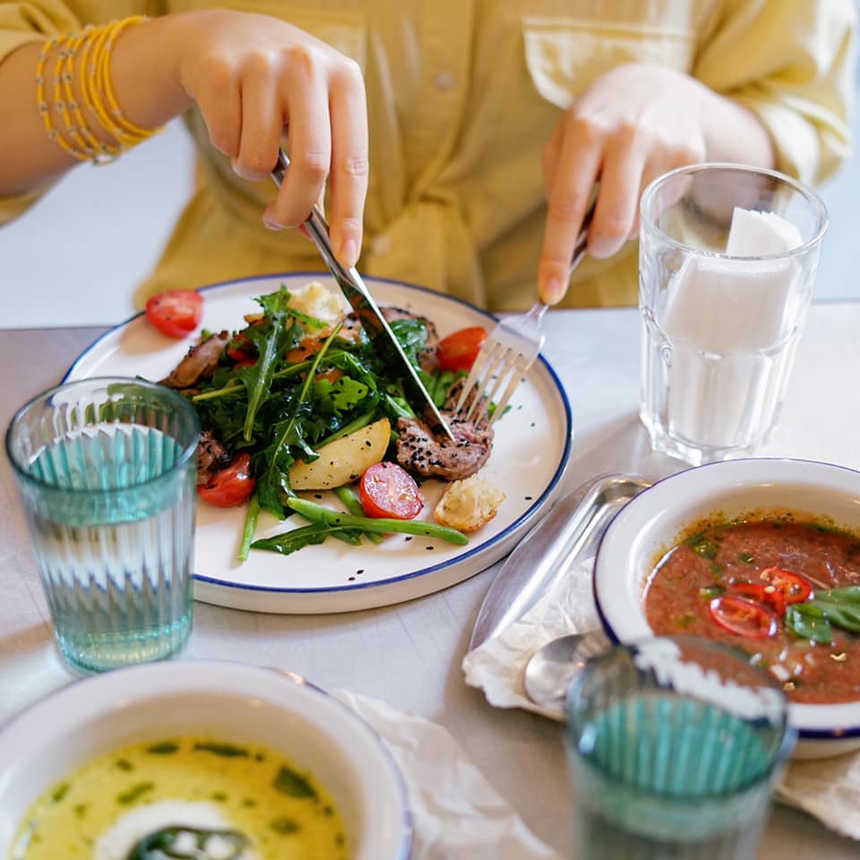 У Львові відкрили ресторан, де до ночі подають сніданки. Фото: Late Breakfast Сlub