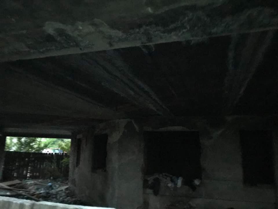 В закинутій будівлі на Богдана Хмельницького знайшли труп. Фото: Варта1