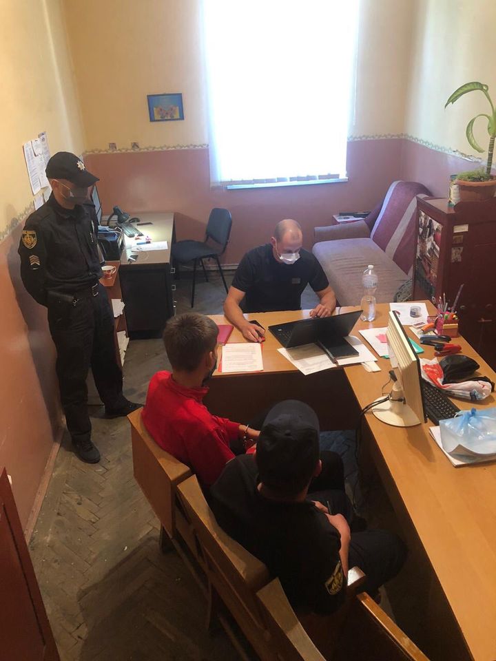 Нападників затримали. Фото поліції