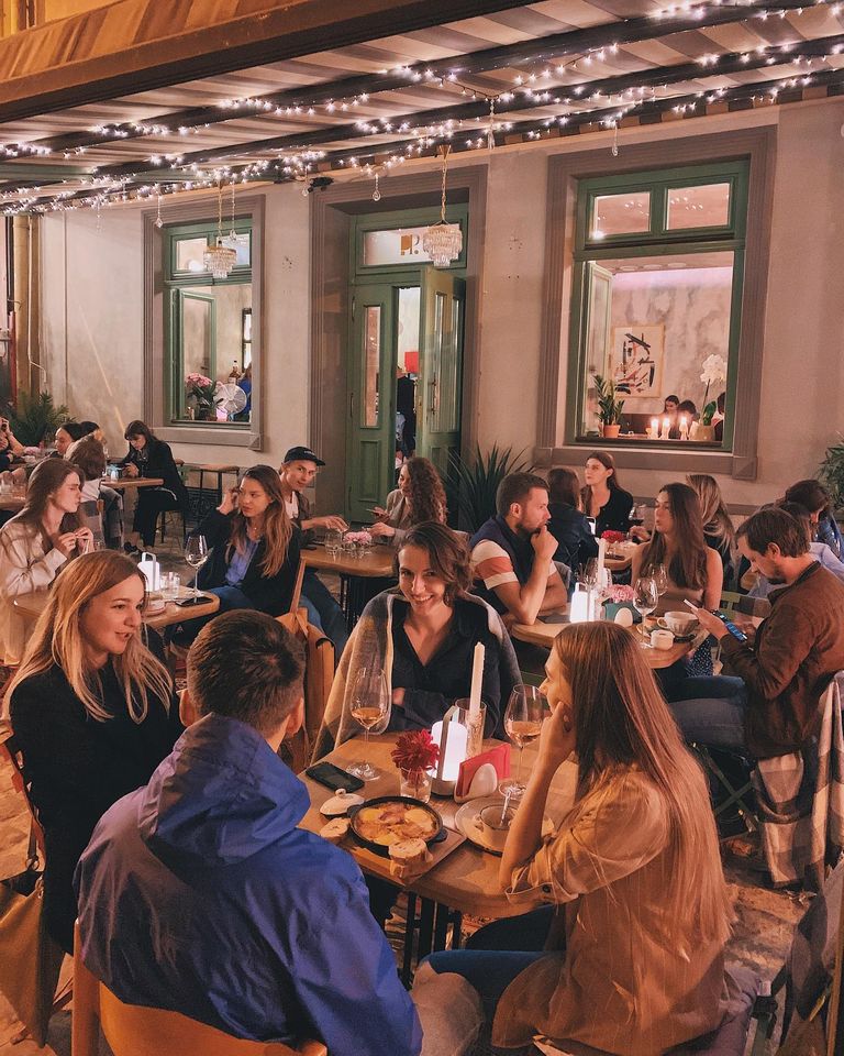 У Львові запрацював молодіжний бар. Фото: People Place