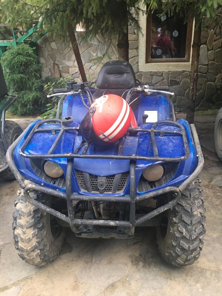 Квадроцикл, який перевернувся. Фото: патрульна поліція Львівської області