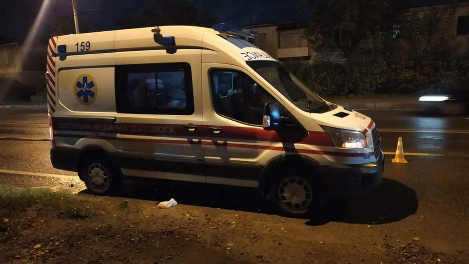 П‘яна львів’янка збила чоловіка та знесла огорожу. Фото: Ігор Зінкевич