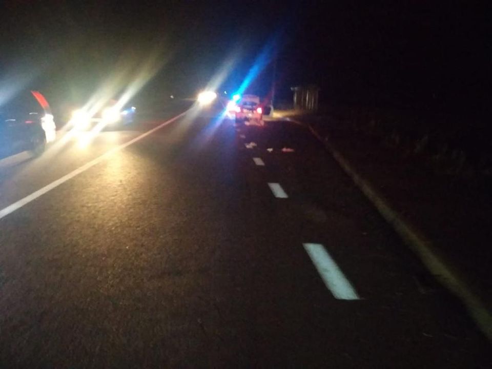 На Львівщині автомобіль на смерть збив чоловіка. Фото поліції