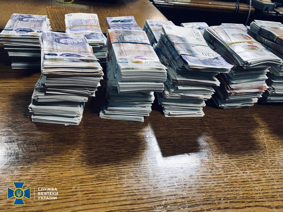 У «Шегинях» вилучили рекордну кількість валюти. Фото: СБУ