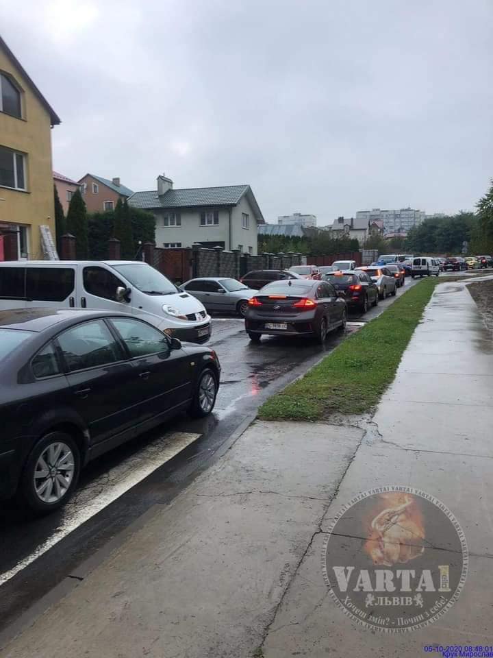 Сихівчанам прогнозують затори ще з тиждень. Фото: Ігор Зінкевич