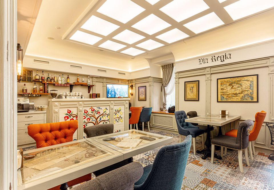 Біля Краківської брами відкрили новий ресторан. Фото: Via Regia/Facebook