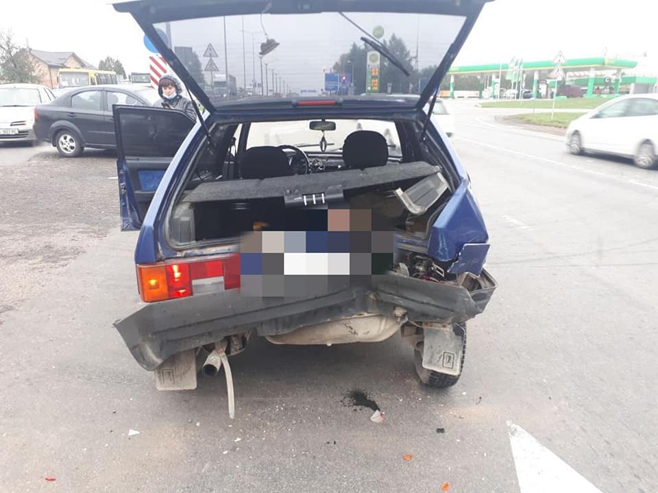 Біля Львова сталась потрійна ДТП. Фото поліції