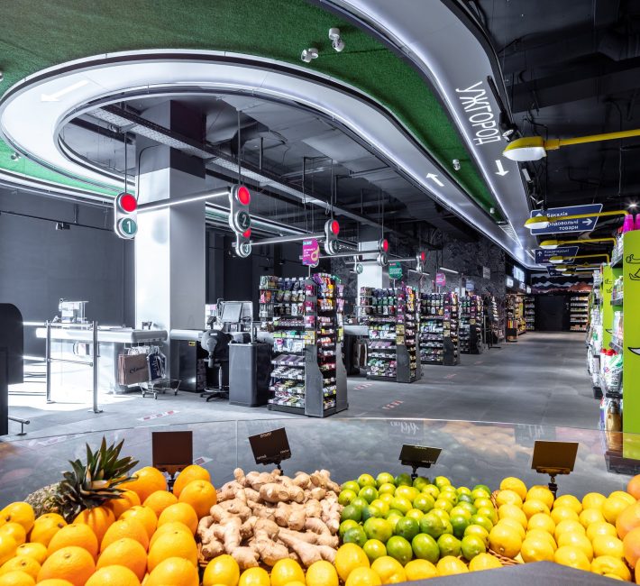 У Львові відкрили супермаркет в стилі траси Київ – Чоп. Фото: Сільпо