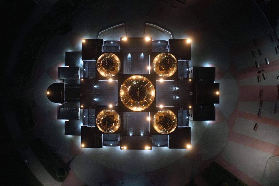 Як виглядає нічний Сихів з висоти пташиного польоту. Фото: Львів. Містобудування