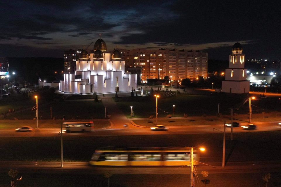 Як виглядає нічний Сихів з висоти пташиного польоту. Фото: Львів. Містобудування