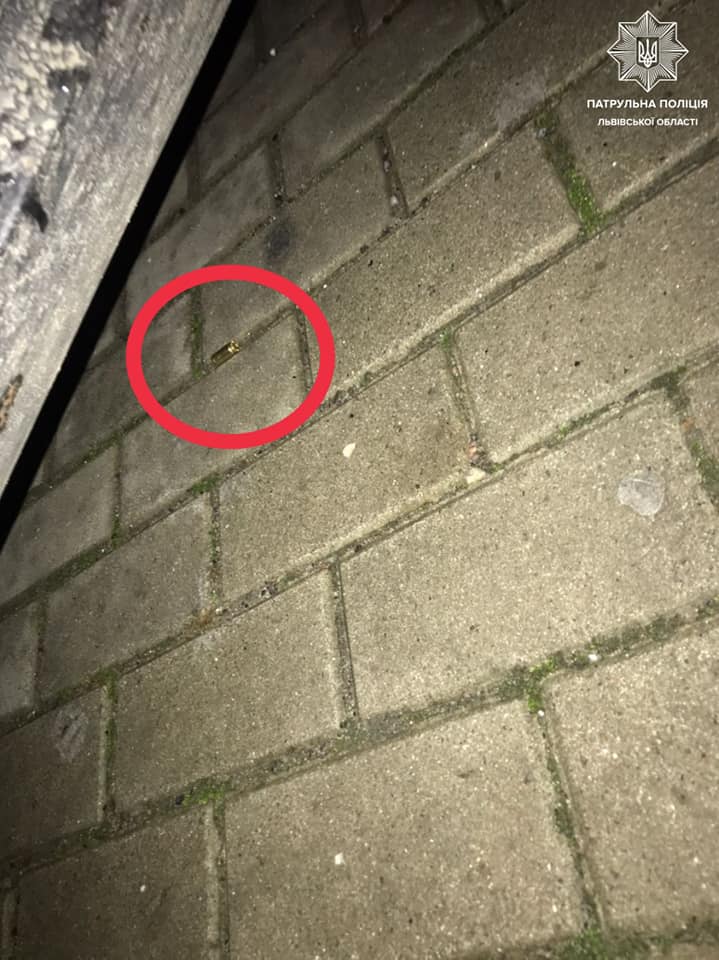 На Пасічній п’яний львів’янин влаштував стрілянину . Фото поліції