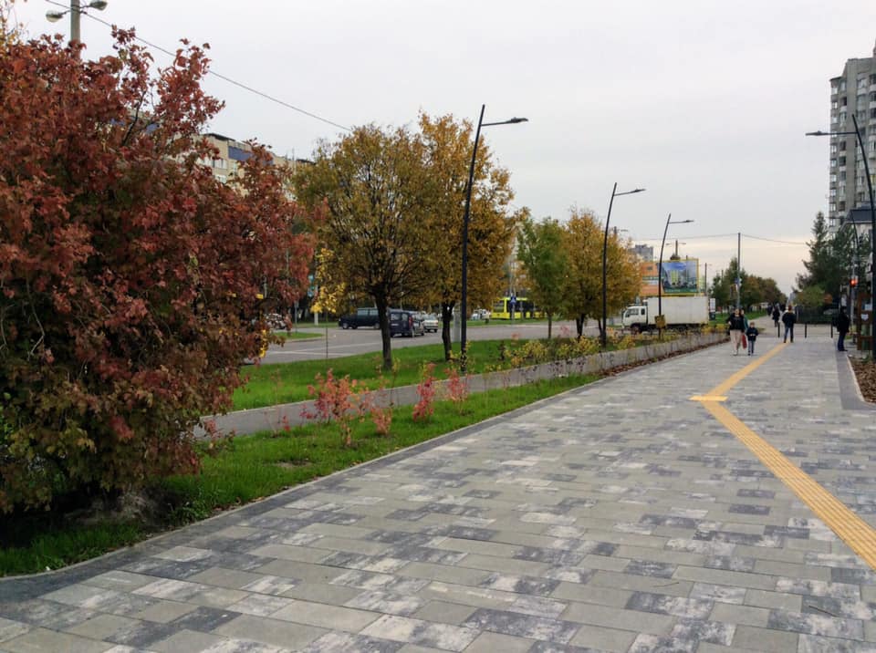  Як виглядає новий громадський простір на Сихові. Фото: Олег Шмід