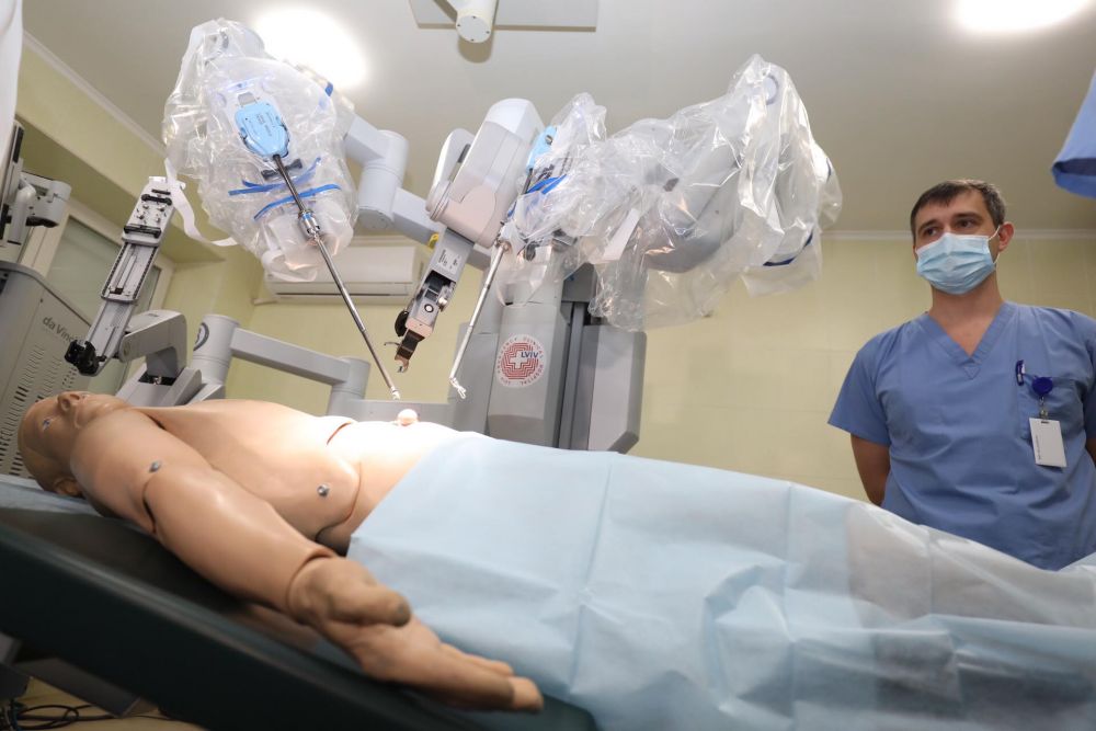 У львівській лікарні працюватиме робот-хірург. Фото: Роман Балук