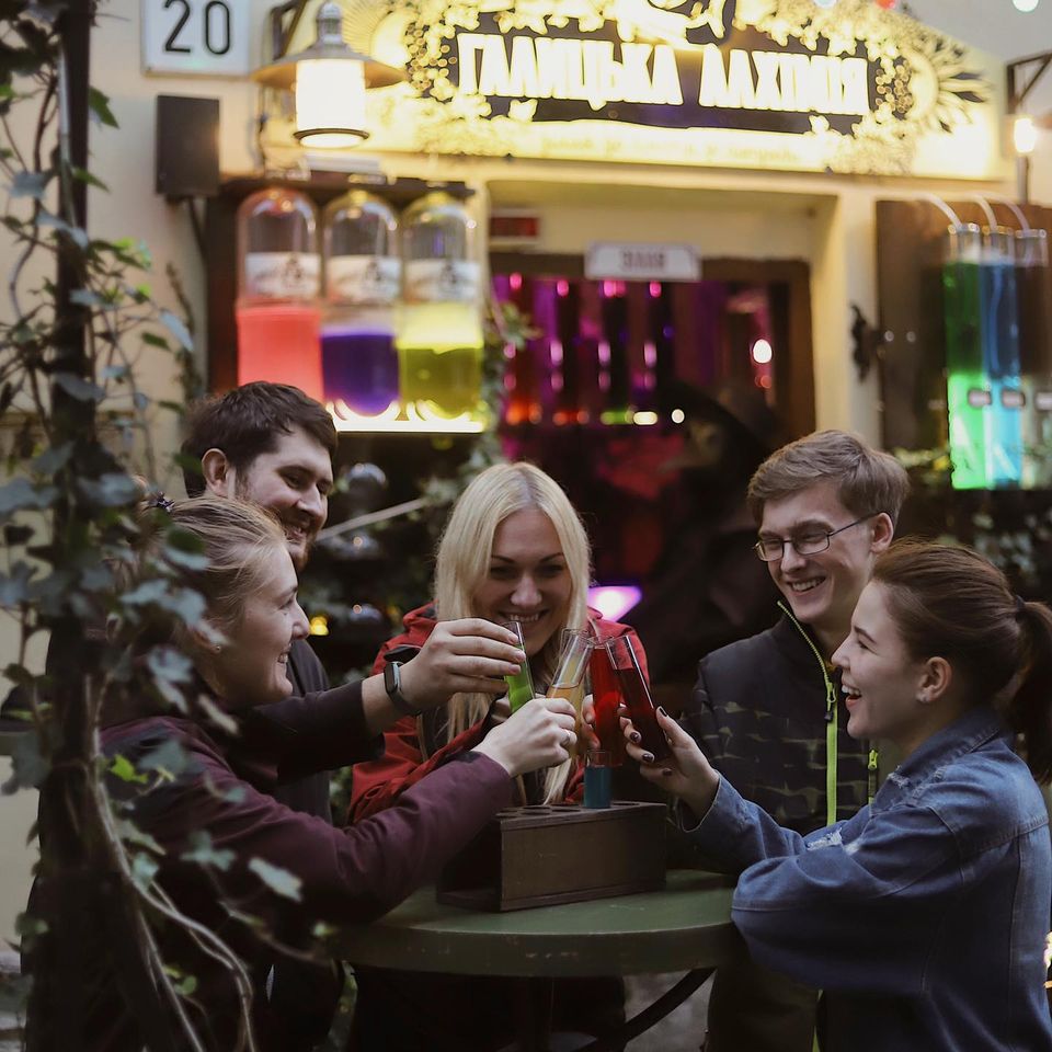 На Вірменській відкрили нове незвичайне кафе. Фото: Галицька Алхімія