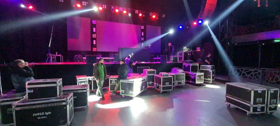 Поліція розігнала концерт гурту «Бумбокс» в нічному клубі у Львові. Фото поліції