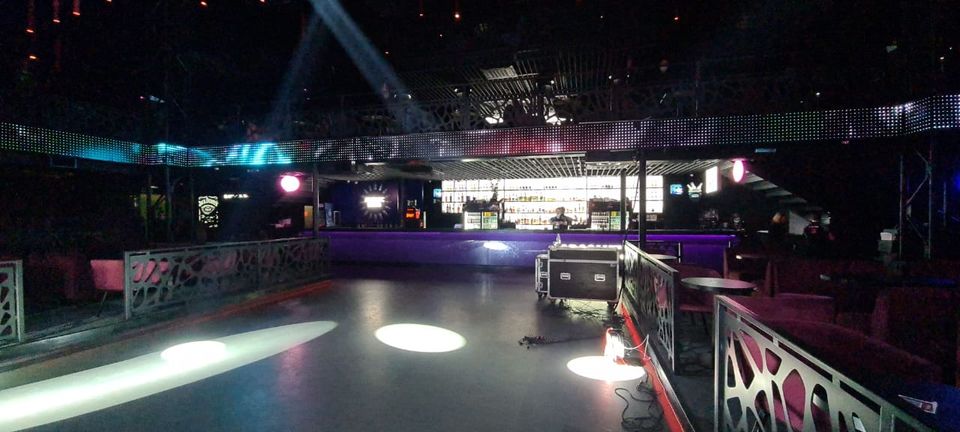 Поліція розігнала концерт гурту «Бумбокс» в нічному клубі у Львові. Фото поліції