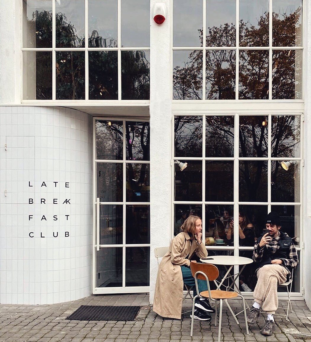 У Львові відкрили ресторан, де до ночі подають сніданки. Фото: Late Breakfast Сlub