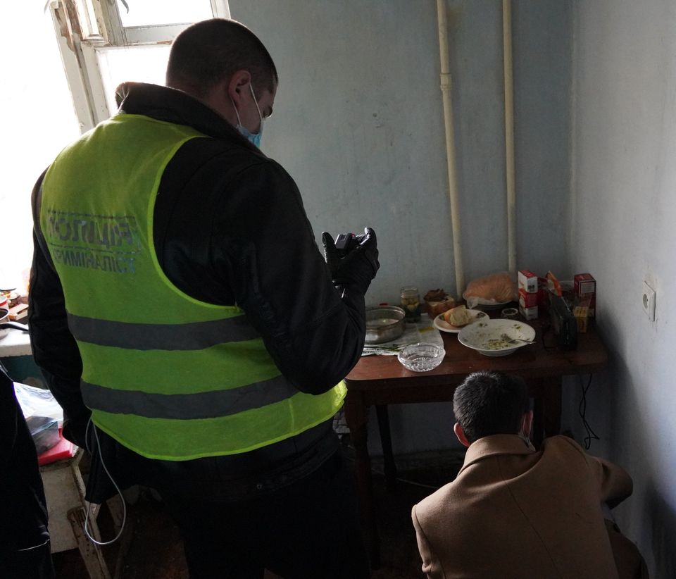 У квартирі на Таджицькій знайшли труп львів’янки. Фото поліції