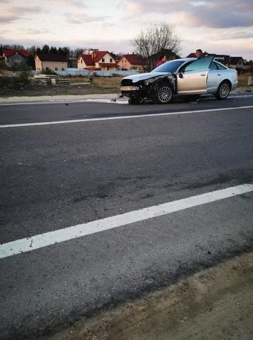 Біля Львові п'яний водій потрапив у дві ДТП. Фото з чату Варти-1
