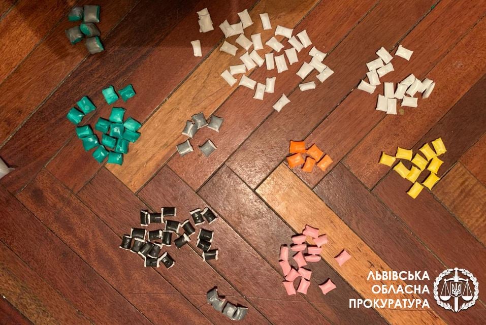 У Львові затримали банду наркоторговців з різних областей. Фото прокуратури