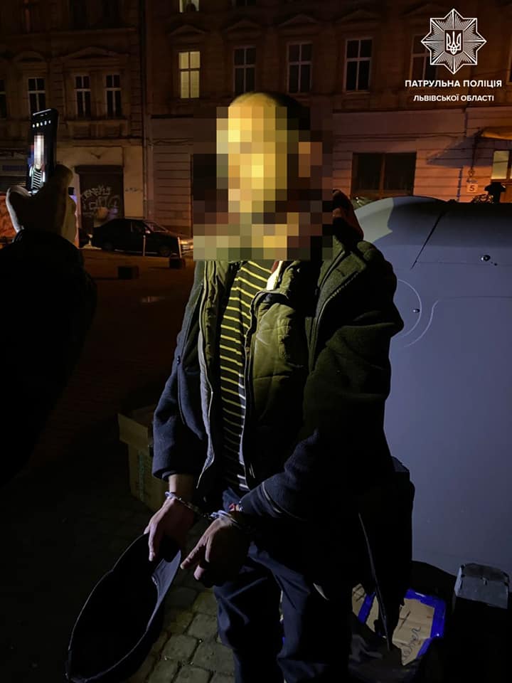 В центрі Львова затримали небезпечного грабіжника. Фото поліції 