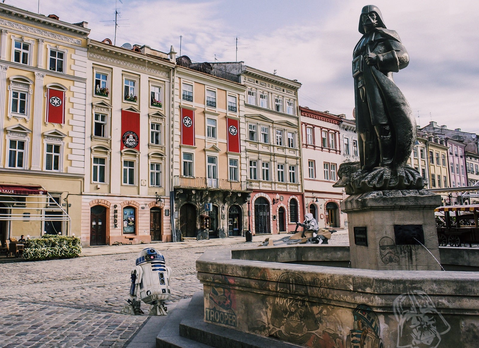 Дарт Вейдер із героями «Зоряних воєн» атакували Львів. Фото: Михайло Присташ