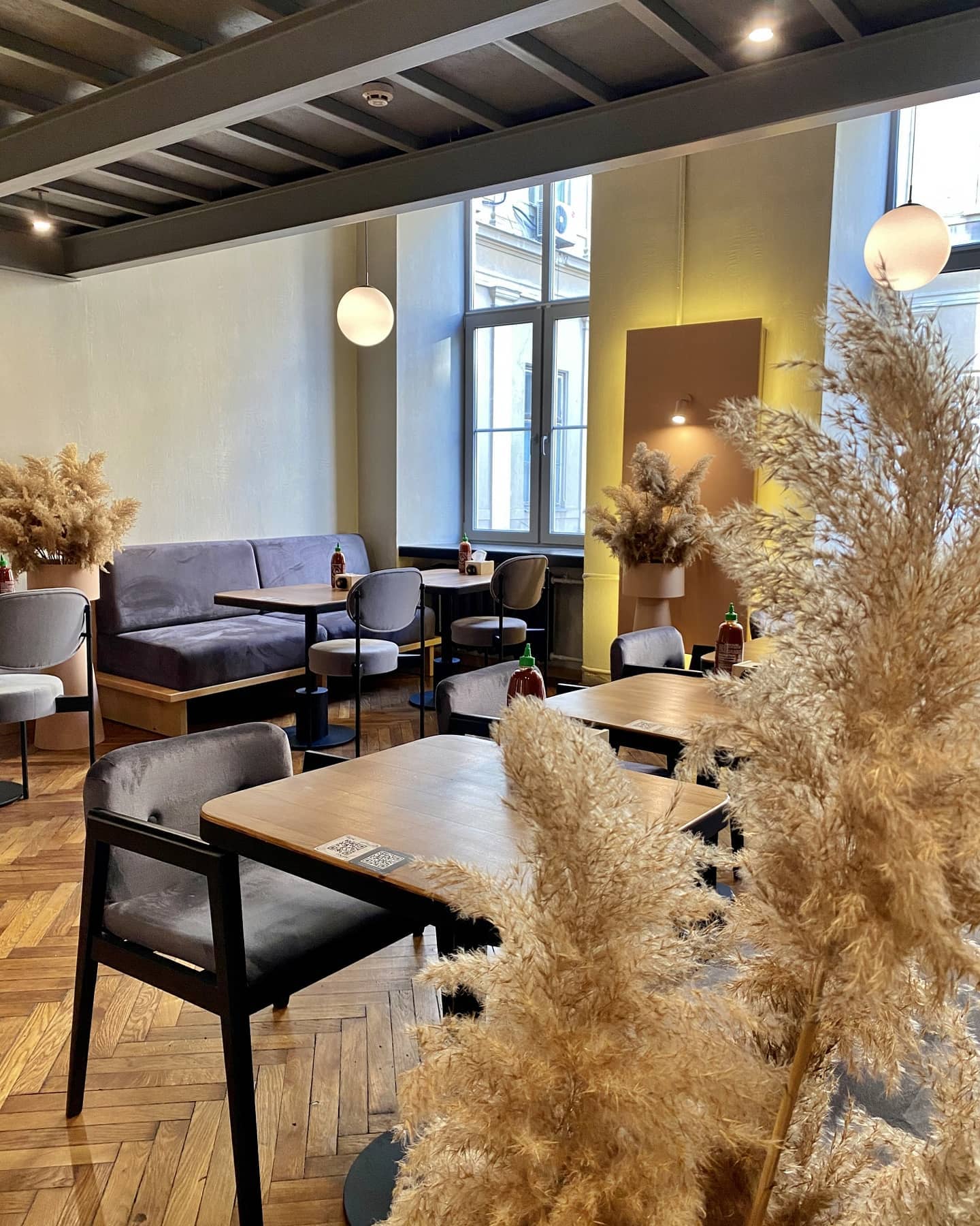 У Львові відкрили новий ресторан тайської та японської кухонь. Фото: NOA Asia Special/Facebook