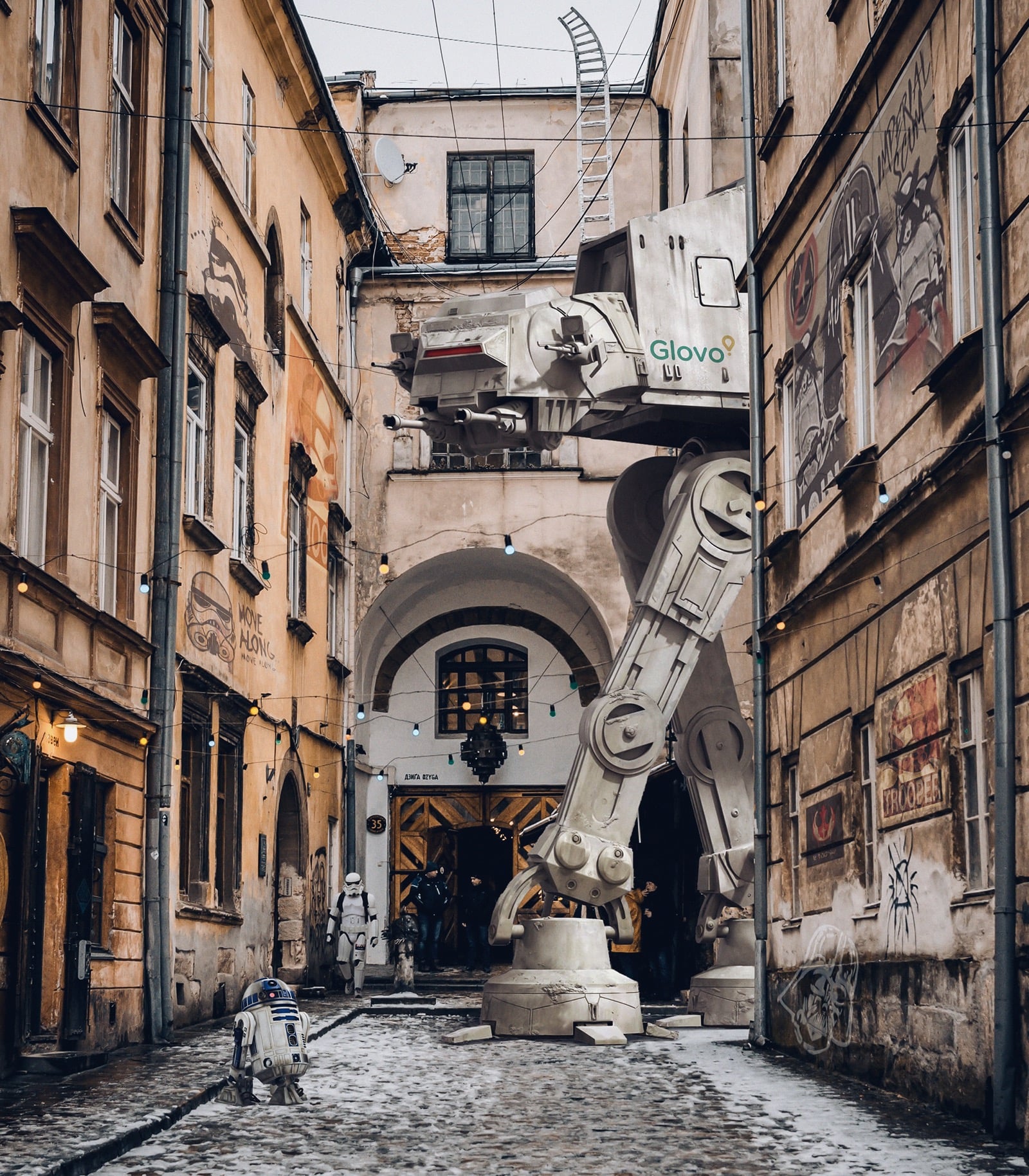 Дарт Вейдер із героями «Зоряних воєн» атакували Львів. Фото: Михайло Присташ