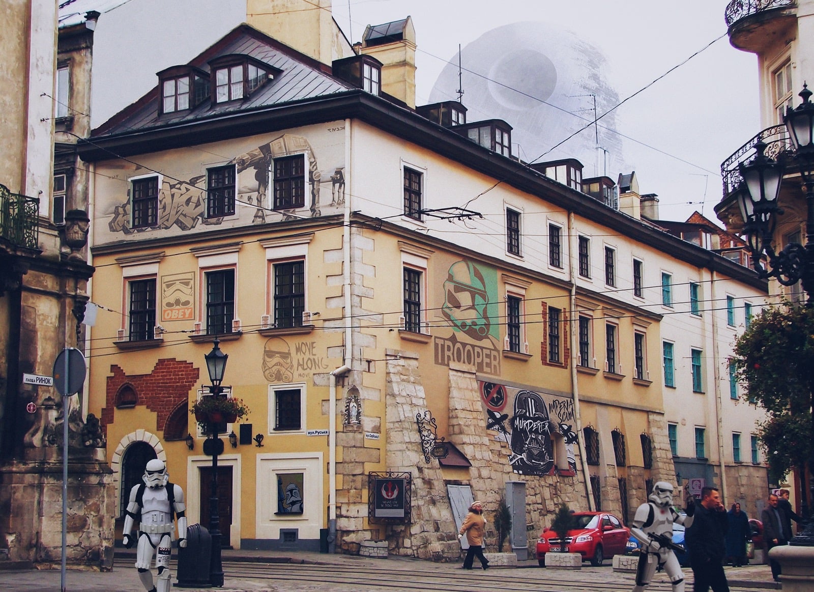 Дарт Вейдер із героями «Зоряних воєн» атакували Львів. Фото: Михайло Присташ