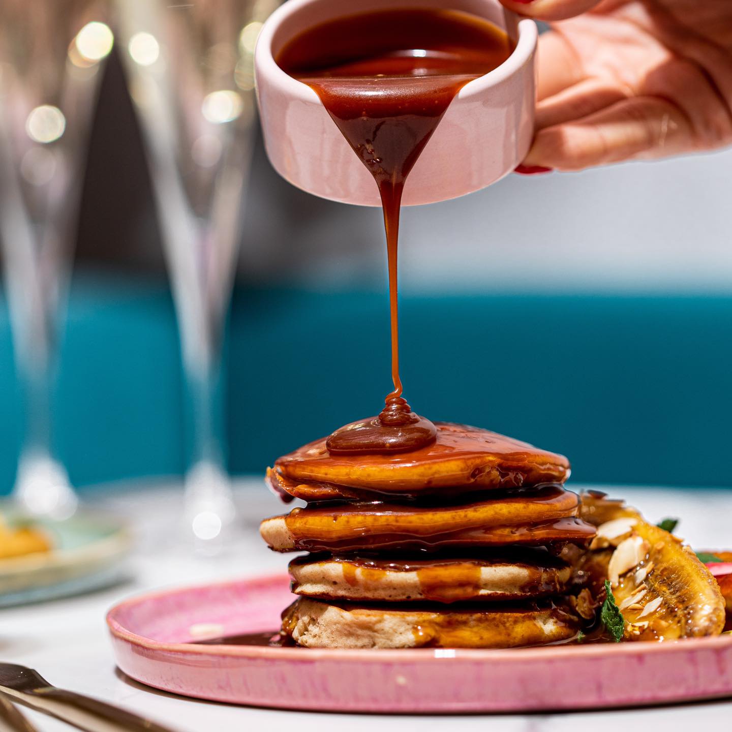 Біля Оперного театру відкрили ресторан здорової їжі. Фото: Very Berry/Facebook