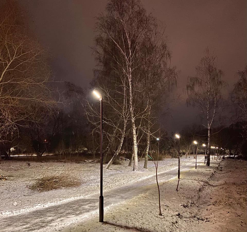 У Львові освітили ще один парк. Фото: Yura Kobernyk