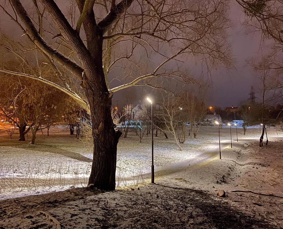 У Львові освітили ще один парк. Фото: Yura Kobernyk