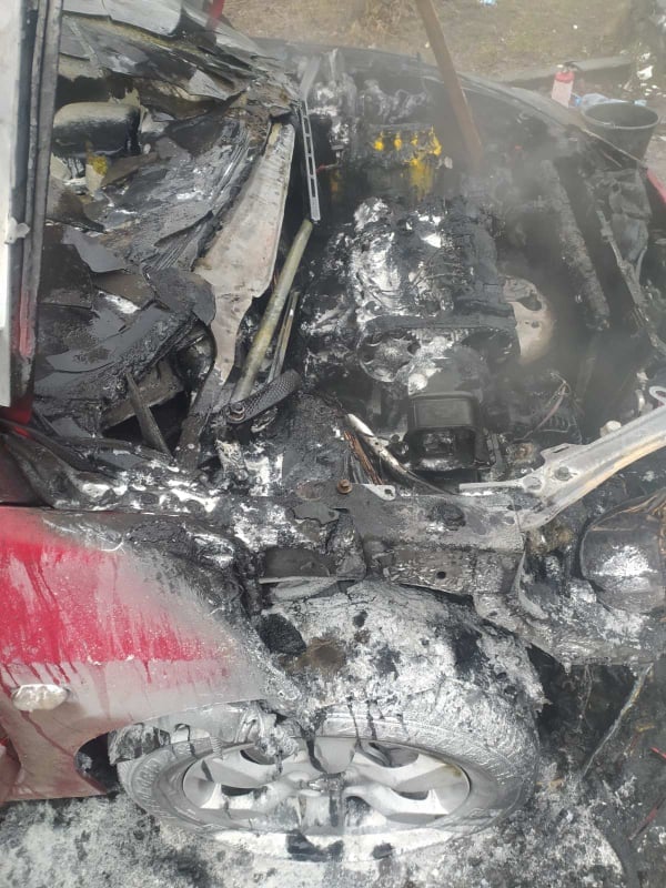 На Пасічній горів автомобіль. Фото: ГУ ДСНС