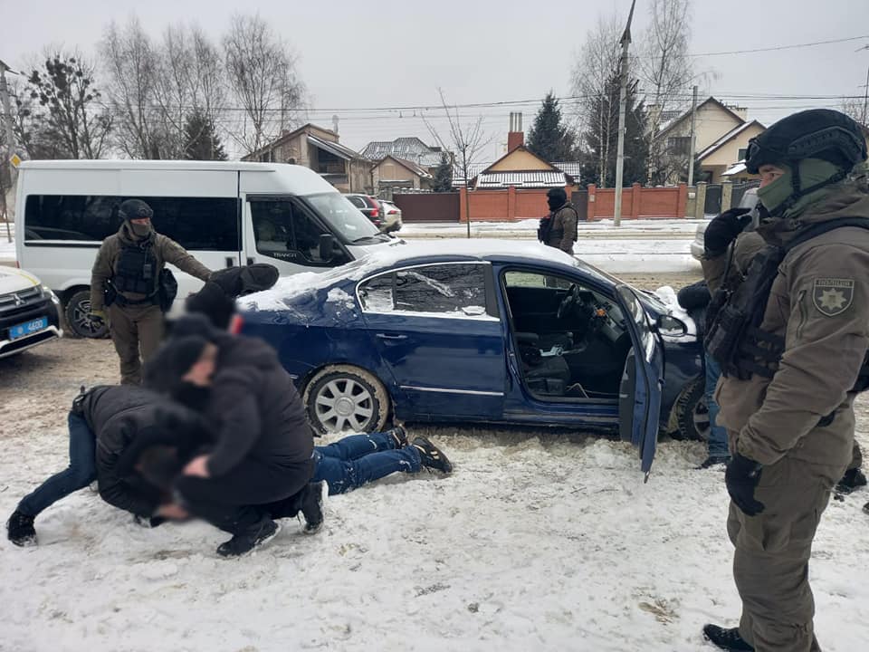 Затримання автомобільних шахраїв на Стрийській. Фото поліції