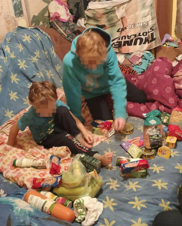 У Львові дитина зателефонувала до поліції і попросила їсти. Фото поліції