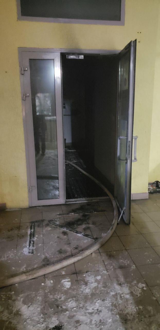 На Сихові горіло відділення банку. Фото поліції