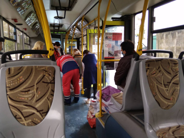 Львів'янка розбила голову в автобусі. Фото: Винниківський вісник